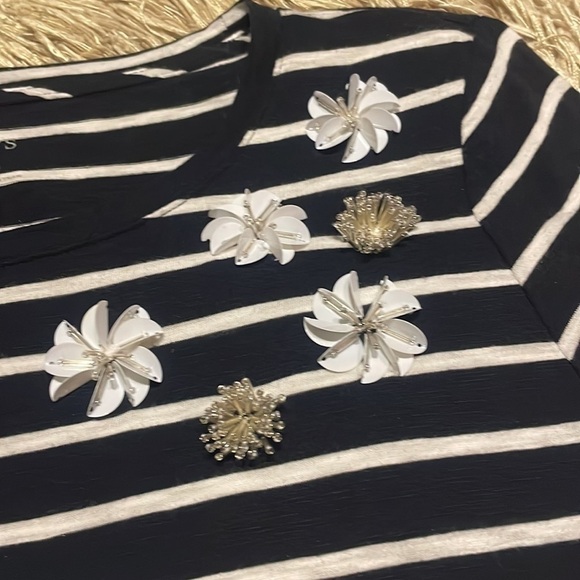 TALBOTS‎ Black & White Striped Short Sleeve Flower Shirt Medium - Picture 4 of 8